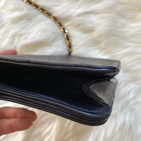 Authentic vintage Chanel coco logo wallet on chain - Picture 7 of 16